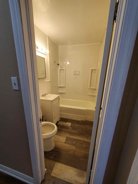 Building Photo - 1606 NW Floyd Ave