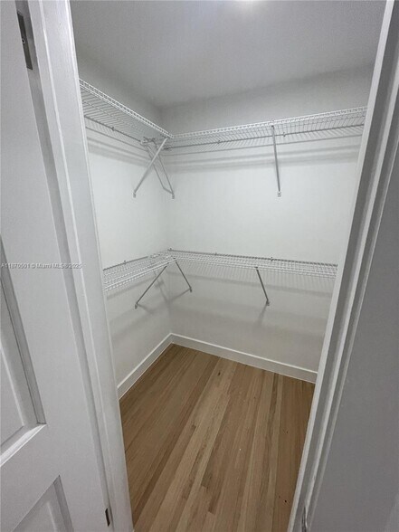 Building Photo - 936 S Alhambra Cir