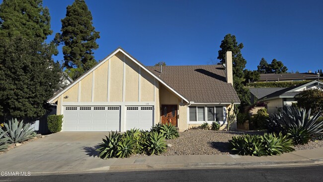 Building Photo - 1825 Sweet Briar Pl