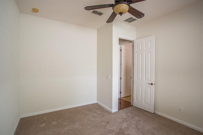 Building Photo - 3876 Shoreview Dr