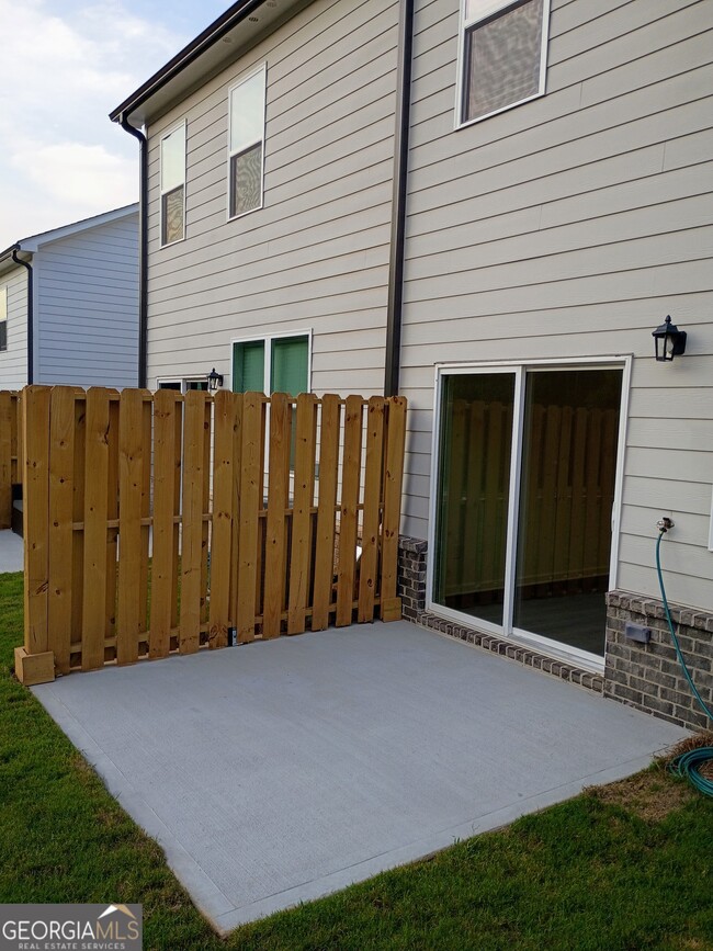 Building Photo - 236 Kenoot Dr