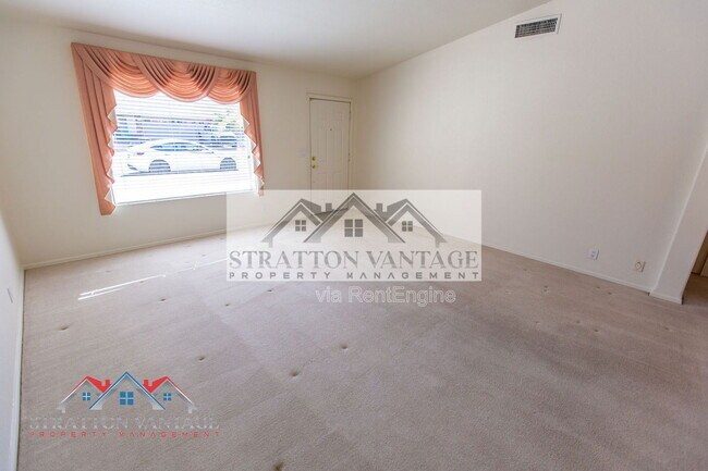 Building Photo - 10864 E Lindner Ave