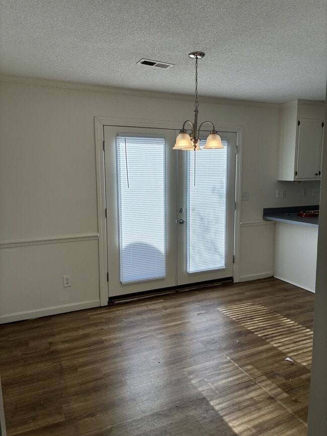 Building Photo - 3820 Sterling Pointe Dr