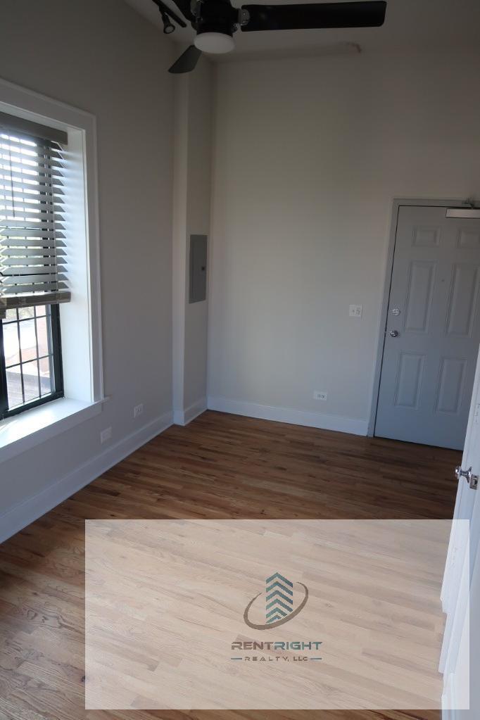 Building Photo - 4526 N Sheridan Rd