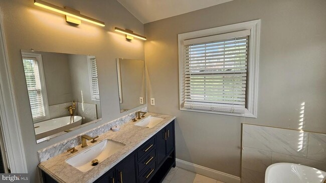 Building Photo - 6089 Flagstone Ct