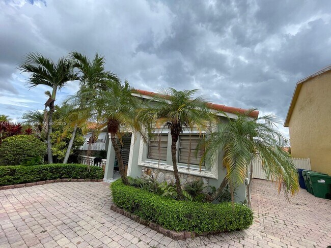 Primary Photo - 9922 SW 2nd St