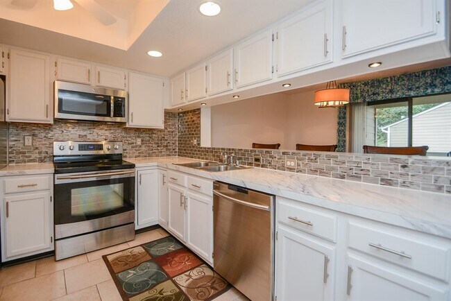 Building Photo - 14911 Wunderlich Dr