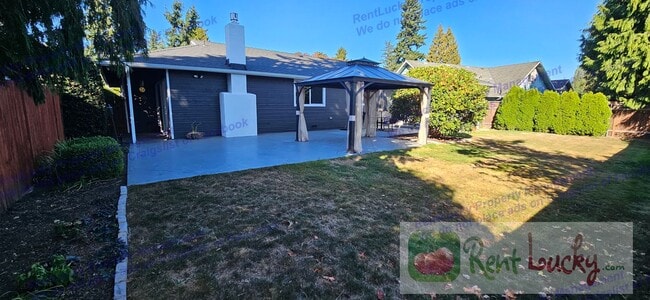 Building Photo - Charming 3BR/2BA Home with Spacious Layout...