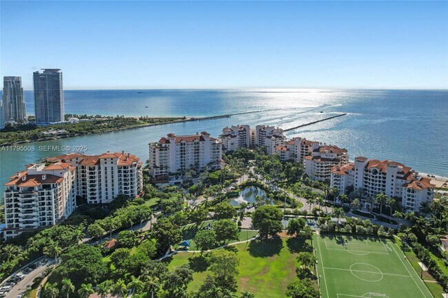 Building Photo - 7141 Fisher Island Dr