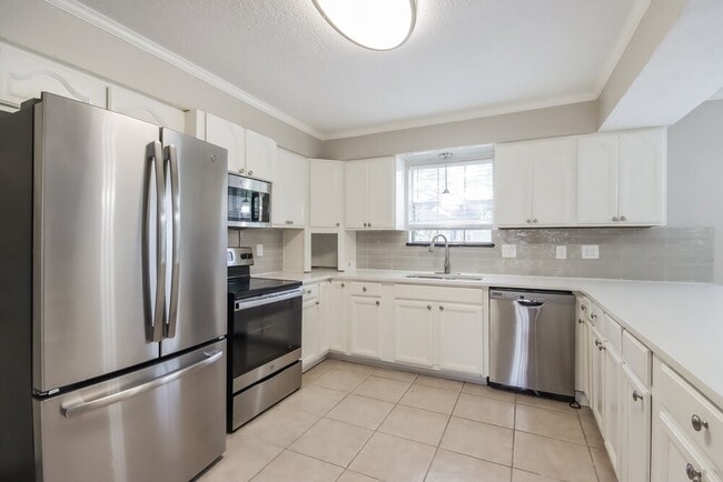 Building Photo - 20003 Atasca Villas Dr