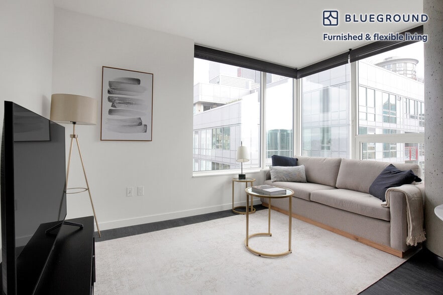 Primary Photo - 2116 4th Ave