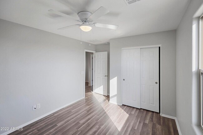 Building Photo - 7135 W Rancho Dr