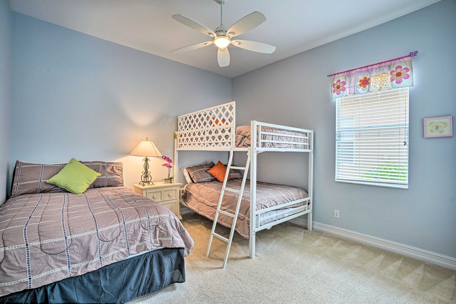 Building Photo - 6092 Dogleg Dr
