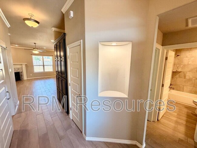 Building Photo - 3809 Brougham Way