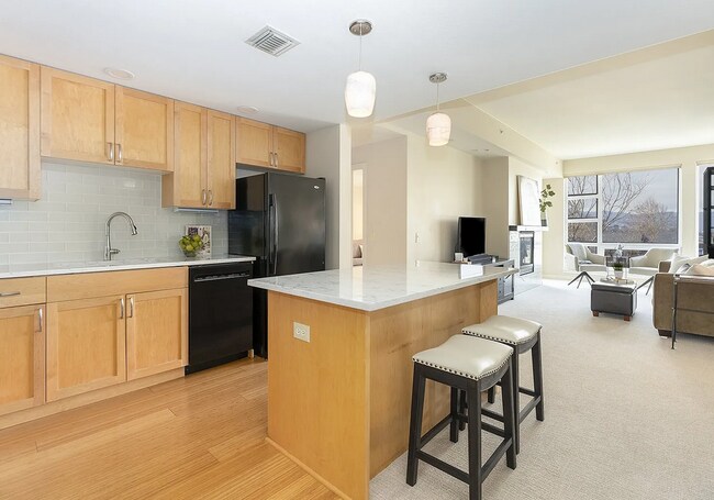 Kitchen - 1620 NE Broadway St