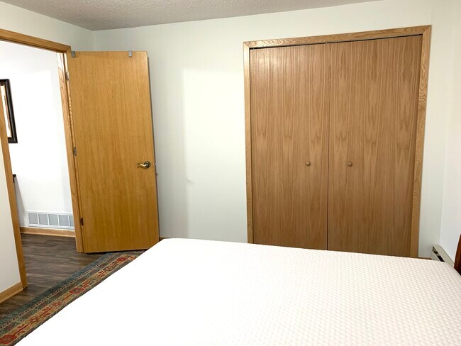 Building Photo - 317 N Wasson Ln