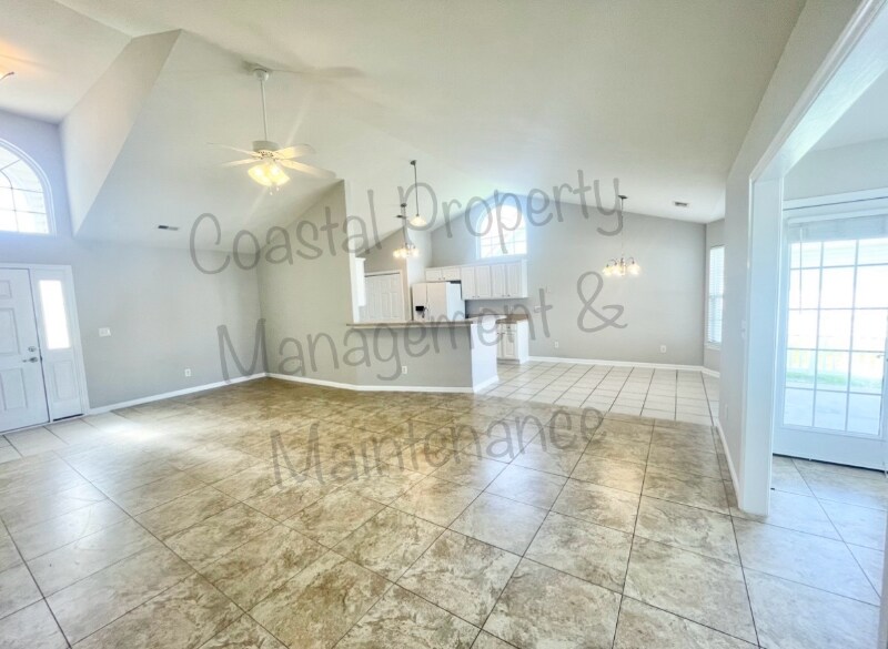 Building Photo - 1156 Great Lakes Cir