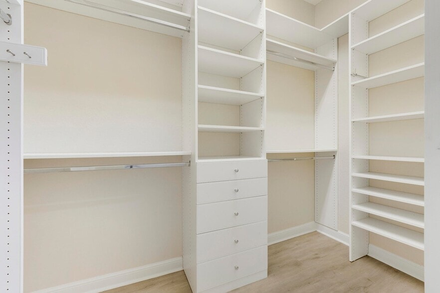 Building Photo - 881 Marina del Ray Ln