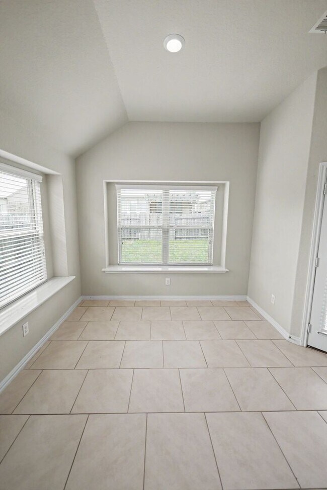 Building Photo - Beautiful Potranco Run Home with 3-Car Garage - Realtor Commission: $750