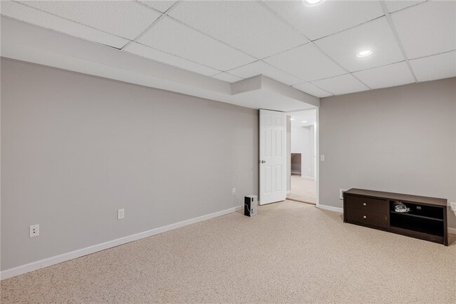 Building Photo - 40 Alverstone Way