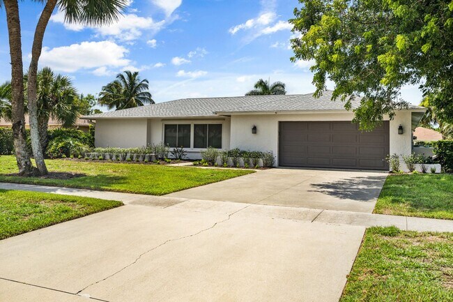 Primary Photo - ** VICTORIA PARK ** 4 BED / 2 BATH - POOL ...