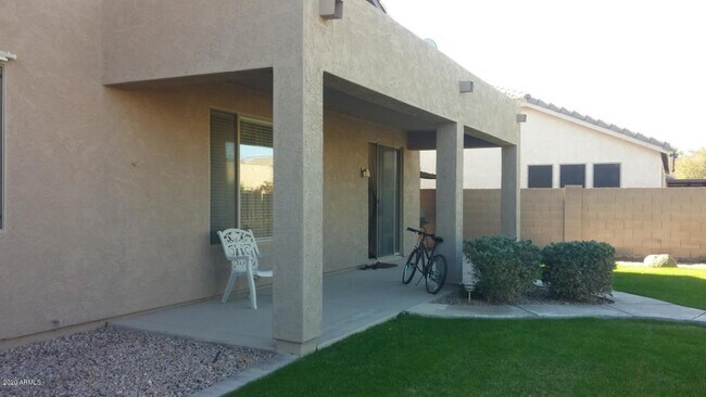 Building Photo - 1412 E Saragosa St