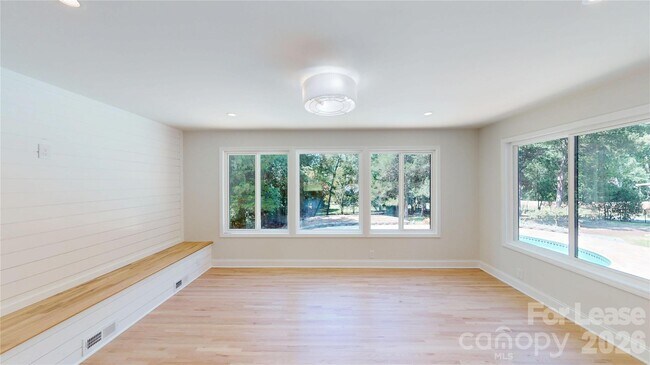 Building Photo - 3600 Carmel Rd