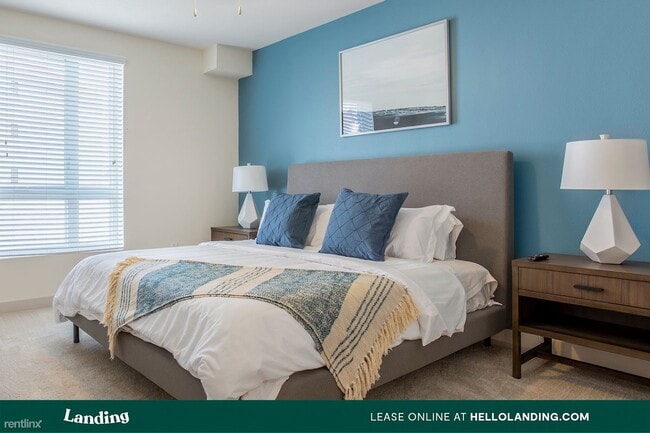 Building Photo - 399 E Sheridan St