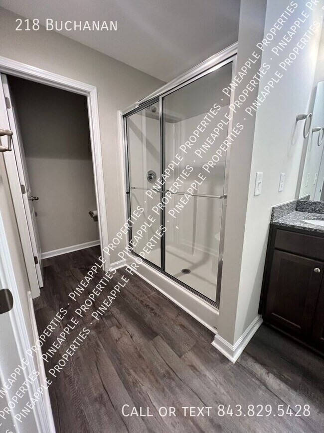 Building Photo - 218 Buchanan-