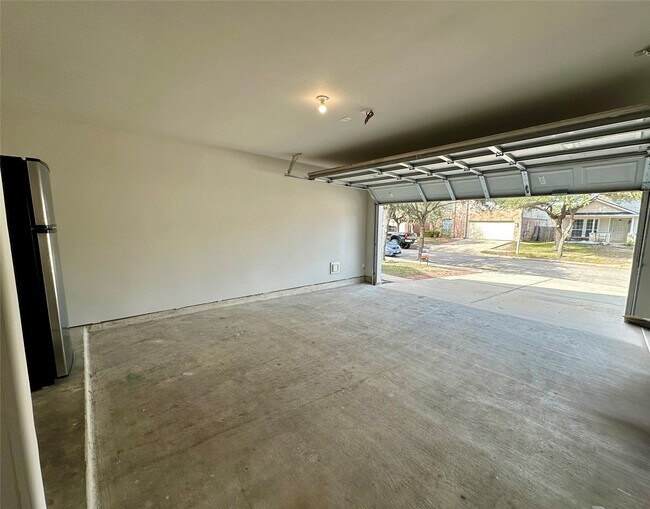 Building Photo - 7271 Caracara Dr