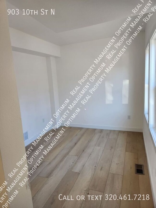 Building Photo - 903 10th St N