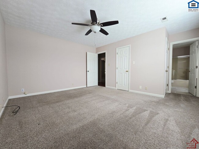 Building Photo - 1544 Pheasants Glen Dr