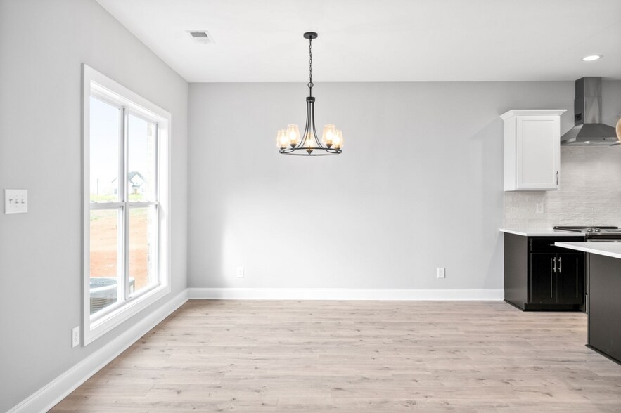 dining room - 264 Bluebell Dr