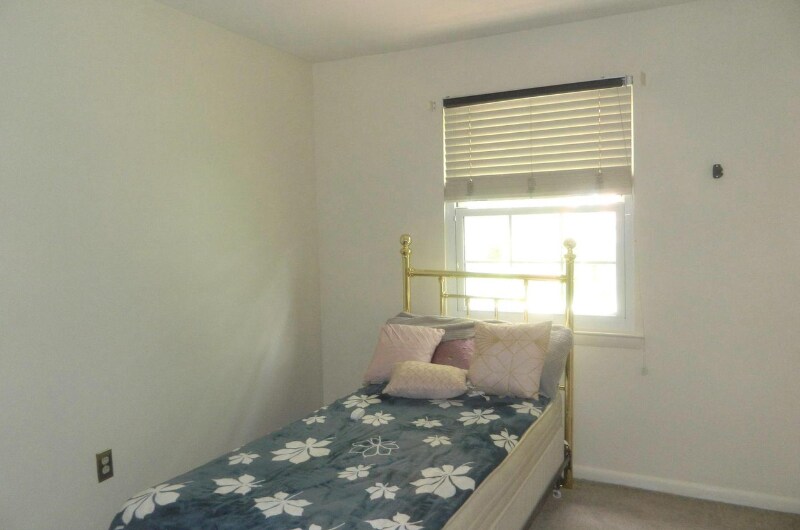 Building Photo - 17 Theo Ln