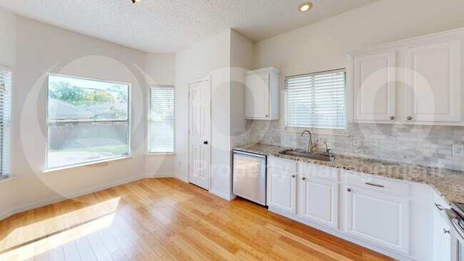 Building Photo - 6717 Smallwood Dr