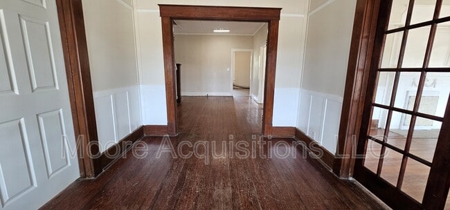 Building Photo - 2454 TX-34