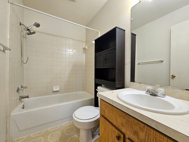 Building Photo - 4501 Deek Dr