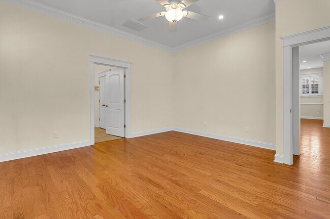 Building Photo - 3688 Maidstone Dr