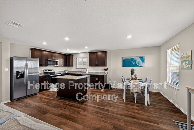 Building Photo - 4037 Bermuda Ln