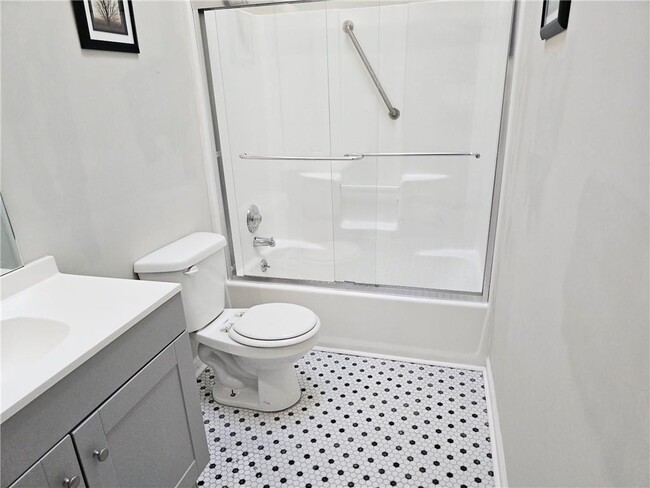 Building Photo - 2961 Hawk Ct SE