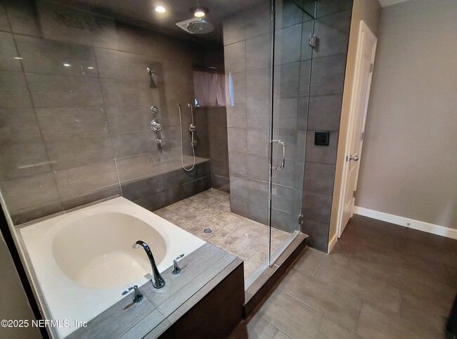 Building Photo - 13636 Capistrano Dr S