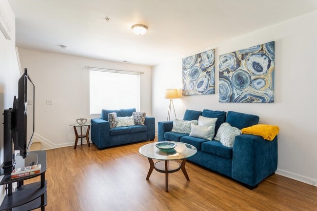 Interior Photo - Pangea Oaks