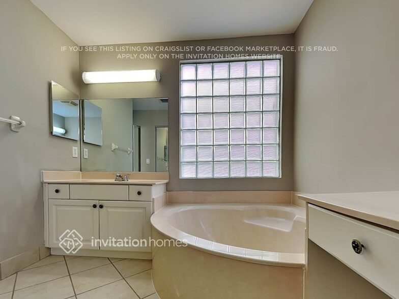 Building Photo - 15871 NW 14th Rd