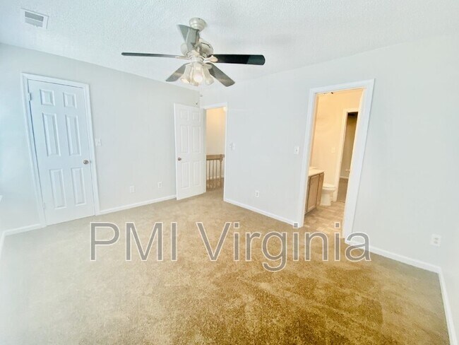 Building Photo - 5142 Settlers Park Dr