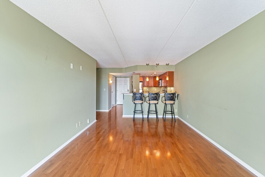 Building Photo - 270 E Highland Ave