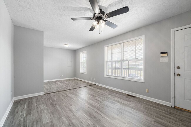 Building Photo - 339 Pioneer Dr