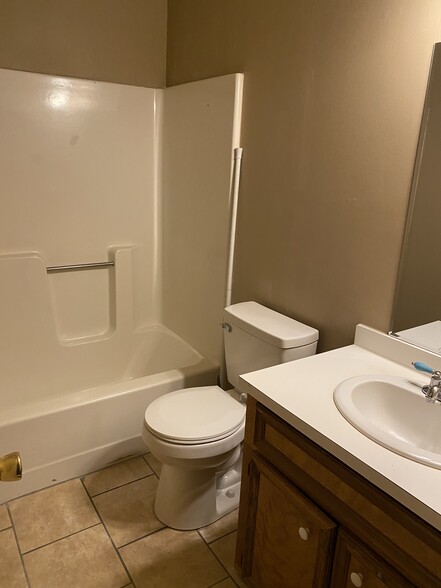 Building Photo - 7 Hanberry Cv