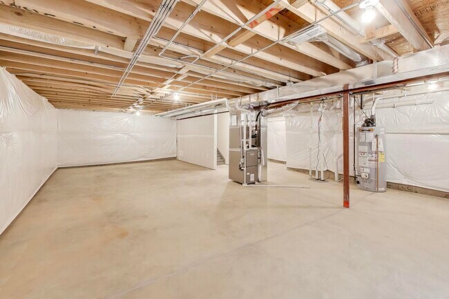 Building Photo - 2240 Bent Grass Wy