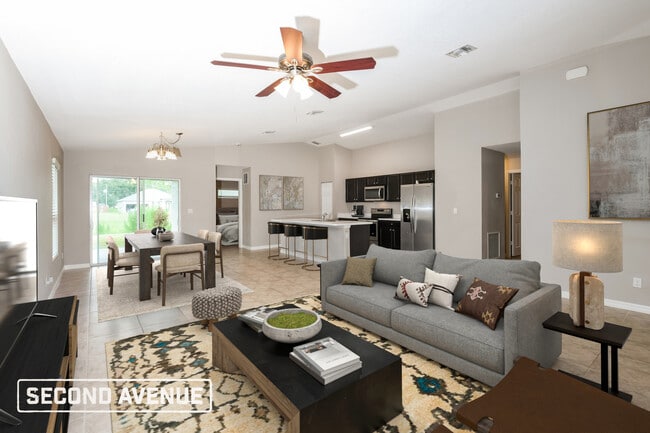 Building Photo - 846 Carnation Ave SE