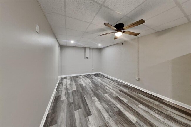 Building Photo - 1463 Shadowrock Heights